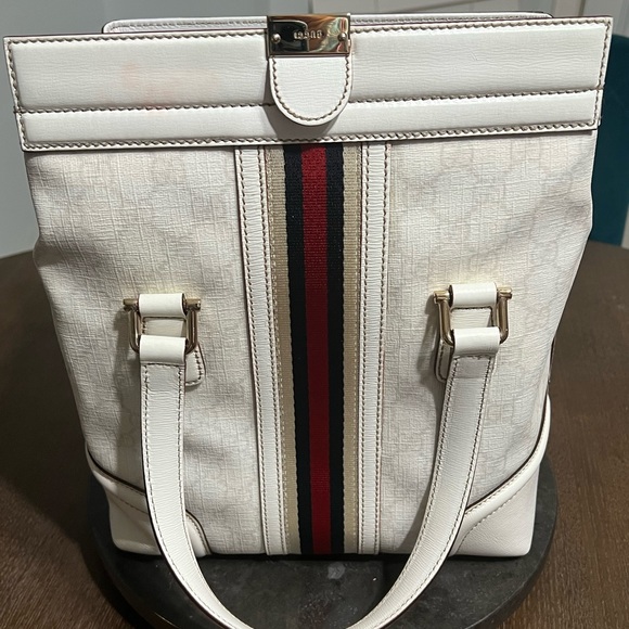 Gucci Bowling Bag - White with Red & Navy Interior. - Picture 6 of 15